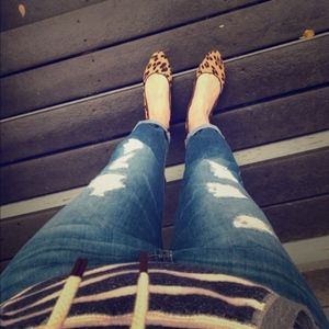 DL1961 destroyed denim